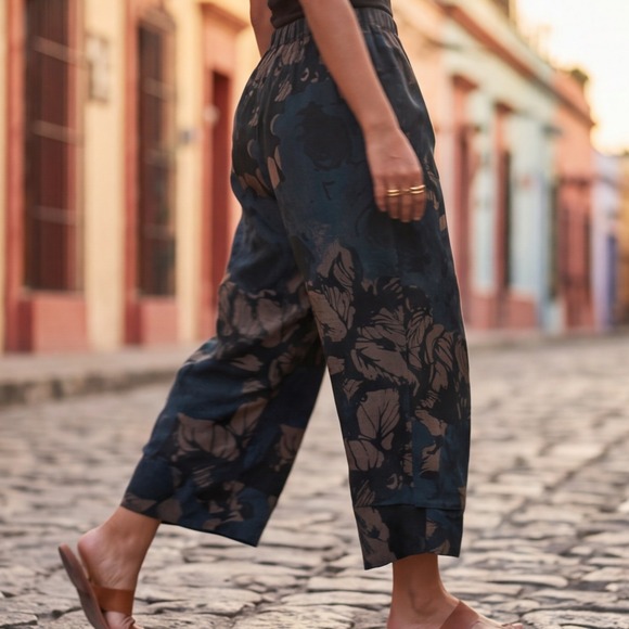Pantalon Pants - Pantalon XXL Floral Wide Leg Crop Pants Blue Brown Flowy Earthy Boho NWT